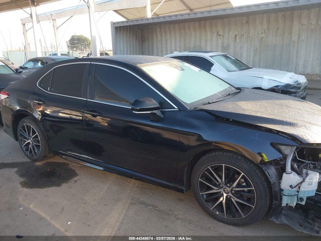 4T1T11AKXRU891576 Toyota CAMRY SE