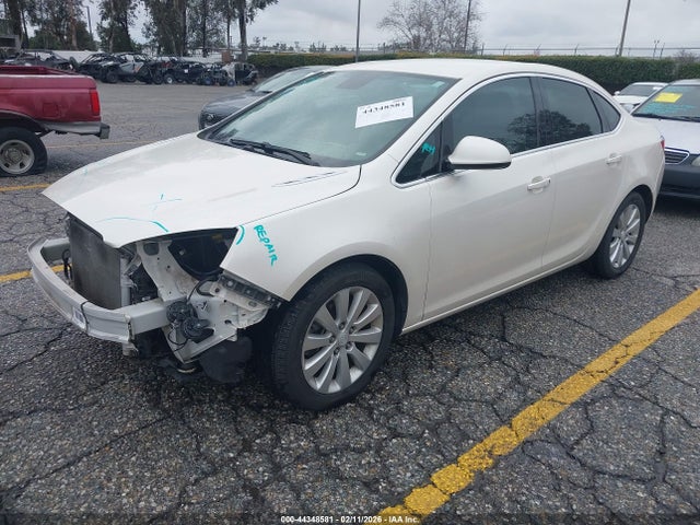 Buick Verano 2015 1G4PP5SK3F4149327 Image 2