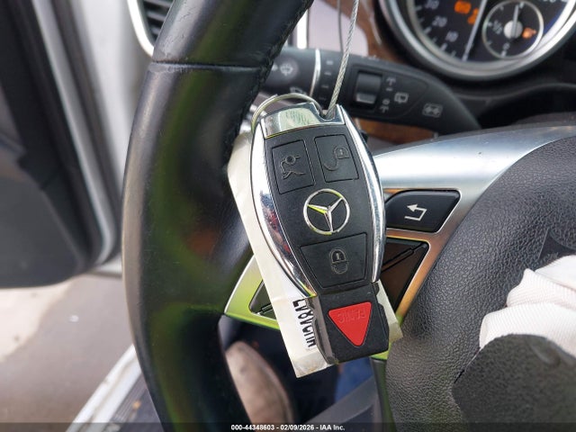 Продаж на аукціоні авто 2016 Mercedes-benz Gl 450 4matic, vin: 4JGDF6EE4GA649615, номер лоту: 44348603