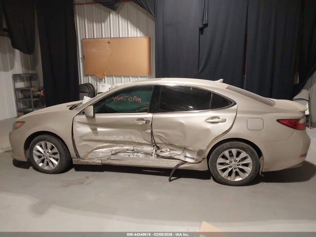 2013 Lexus Es 300h მანქანა იყიდება აუქციონზე, vin: JTHBW1GG8D2008114, აუქციონის ნომერი: 44348619