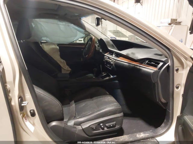 2013 Lexus Es 300h მანქანა იყიდება აუქციონზე, vin: JTHBW1GG8D2008114, აუქციონის ნომერი: 44348619
