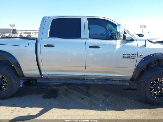 3C6UR5CL0HG771874 RAM 2500 Tradesman 4x4 6&#039;4 Box