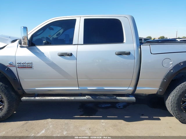 3C6UR5CL0HG771874 RAM 2500 Tradesman 4x4 6&#039;4 Box