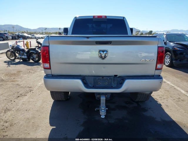 3C6UR5CL0HG771874 RAM 2500 Tradesman 4x4 6&#039;4 Box