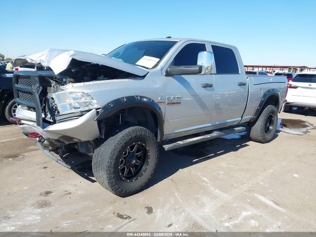 3C6UR5CL0HG771874 RAM 2500 Tradesman 4x4 6&#039;4 Box