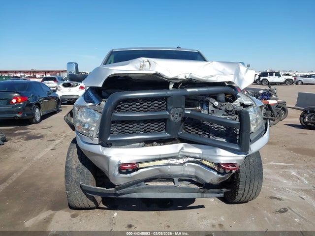3C6UR5CL0HG771874 RAM 2500 Tradesman 4x4 6&#039;4 Box
