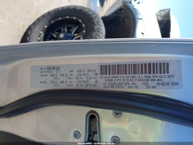 3C6UR5CL0HG771874 RAM 2500 Tradesman 4x4 6&#039;4 Box