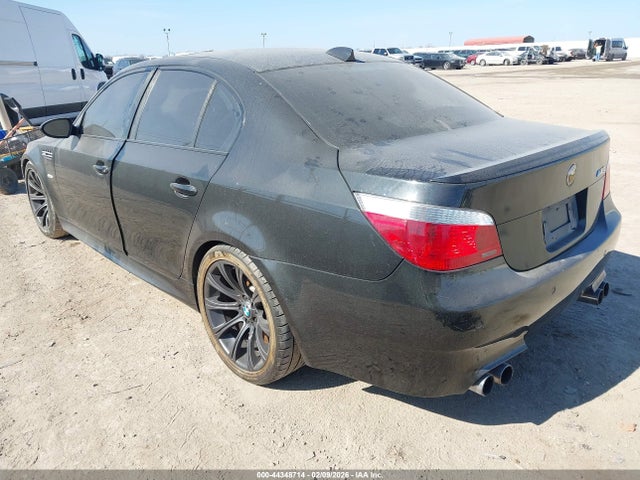 2006 BMW M5 WBSNB93586B582141 Photo 2