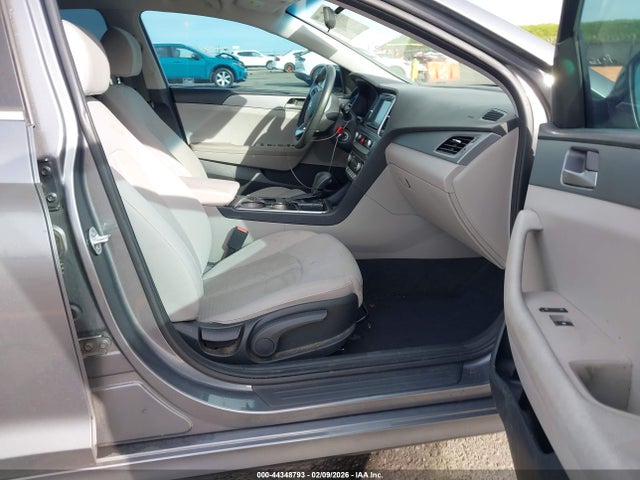 5NPE24AF7KH739379 Hyundai SONATA SE