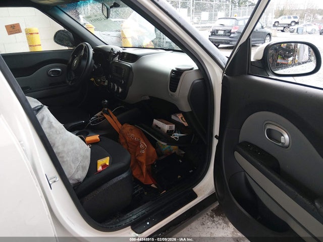 KNDJN2A21F7222337 KIA Soul !
