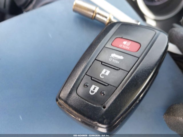 4T1G31AKXRU070120 Toyota Camry Hybrid Se