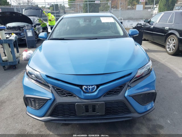 4T1G31AKXRU070120 Toyota Camry Hybrid Se