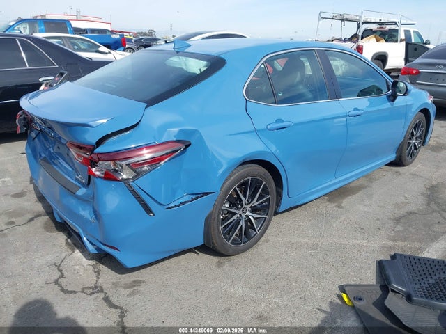 4T1G31AKXRU070120 Toyota Camry Hybrid Se
