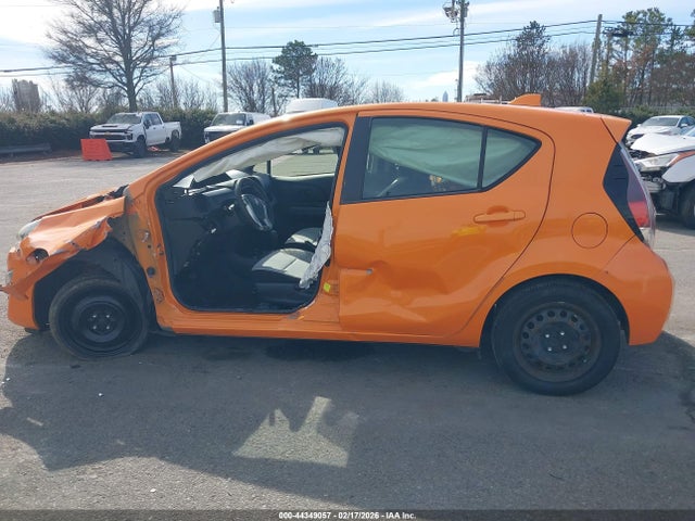 Продажа на аукционе авто 2015 Toyota Prius C One, vin: JTDKDTB33F1097994, номер лота: 44349057