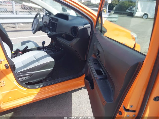 Продажа на аукционе авто 2015 Toyota Prius C One, vin: JTDKDTB33F1097994, номер лота: 44349057