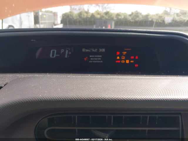 Продажа на аукционе авто 2015 Toyota Prius C One, vin: JTDKDTB33F1097994, номер лота: 44349057