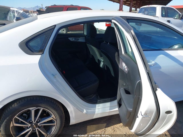 3KPF24AD2PE675167 KIA Forte Lxs
