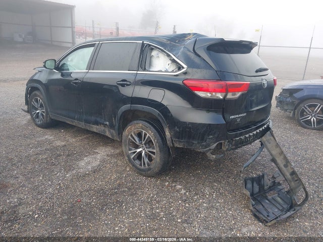 Toyota Highlander Le 2019 5TDZZRFH8KS299557 Image 3