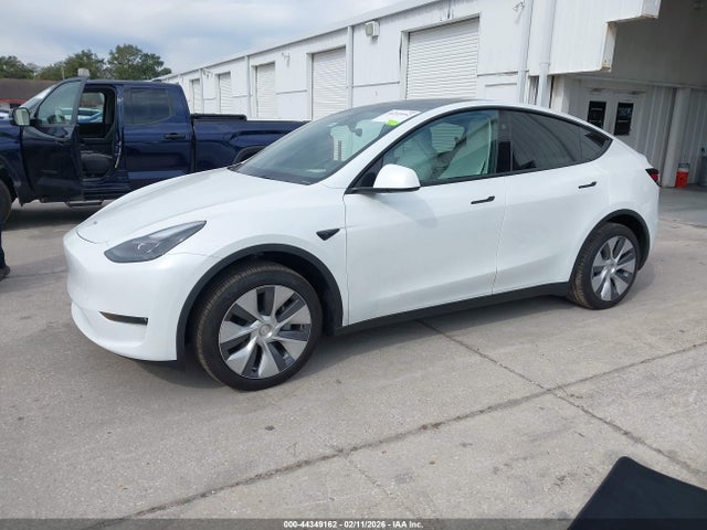 2024 TESLA MODEL Y 7SAYGDEE2RA280013 Photo 1