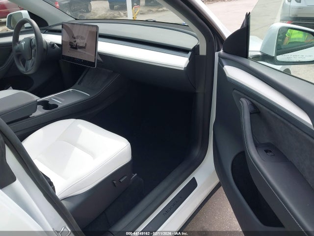 2024 TESLA MODEL Y 7SAYGDEE2RA280013 Photo 4