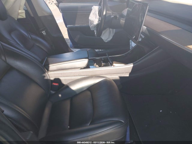 2018 TESLA MODEL 3 5YJ3E1EB1JF133979 Photo 4