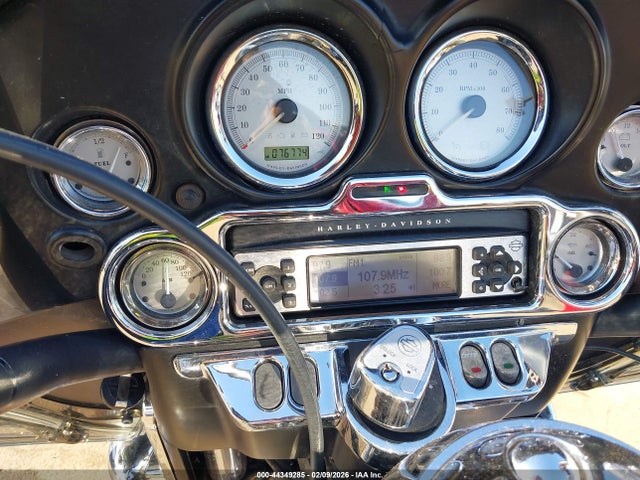 2011 HARLEY-DAVIDSON FLHX 1HD1KB415BB677032 Photo 6