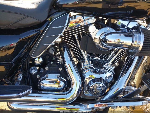 2011 HARLEY-DAVIDSON FLHX 1HD1KB415BB677032 Photo 7