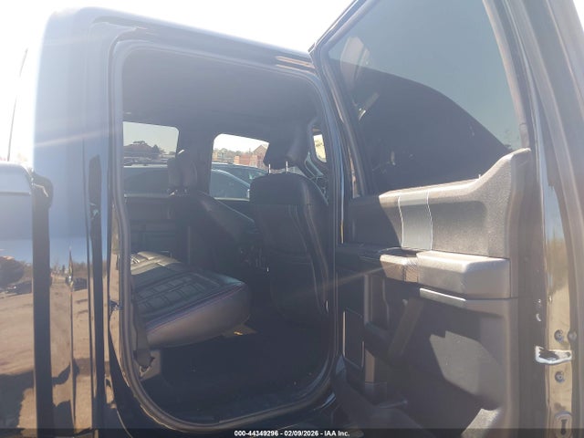 Ford F-150 Lariat 2018 1FTEW1E50JFB34052 Image 8