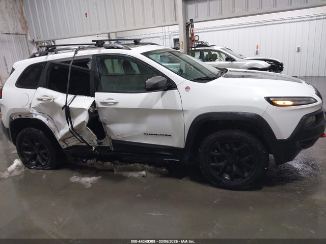 1C4PJMBXXJD582406 Jeep Cherokee Trailhawk 4x4