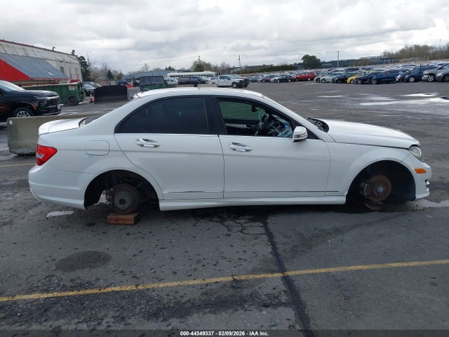 44349337 :رقم المزاد ، WDDGF4HB8DA800707 vin ، 2013 Mercedes-benz C 250 Sport مزاد بيع