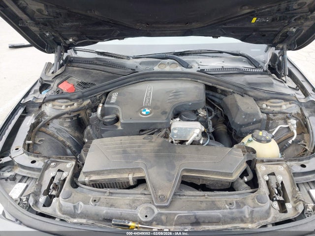 BMW 320i Xdrive 2018 WBA8A3C54JA494476 Image 10