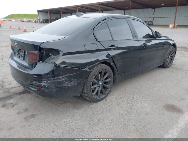 BMW 320i Xdrive 2018 WBA8A3C54JA494476 Image 4