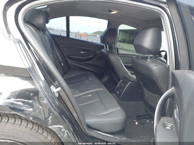 BMW 320i Xdrive 2018 WBA8A3C54JA494476 Image 8