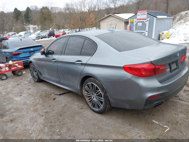 2018 BMW 530E WBAJB1C56JB085134 Photo 2