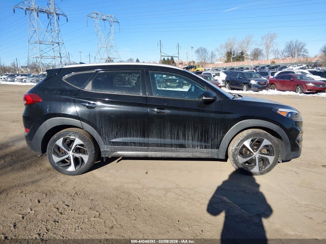 KM8J3CA29GU141161 Hyundai Tucson Limited