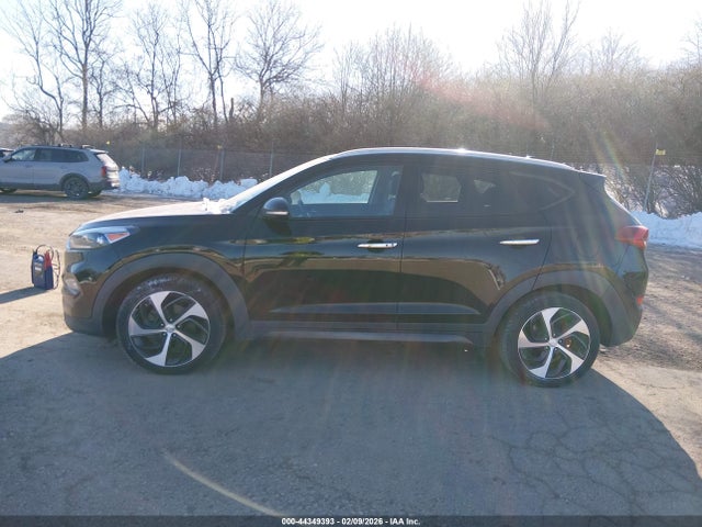 KM8J3CA29GU141161 Hyundai Tucson Limited