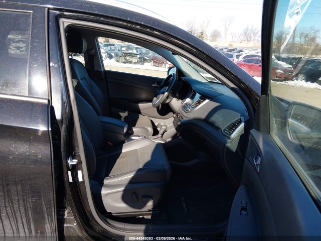 KM8J3CA29GU141161 Hyundai Tucson Limited