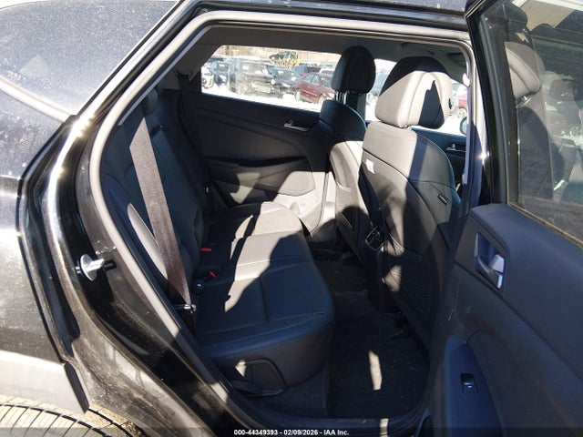 KM8J3CA29GU141161 Hyundai Tucson Limited
