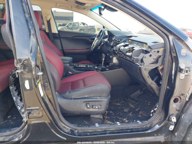 2018 LEXUS NX 300 JTJYARBZ5J2113798 Photo 4