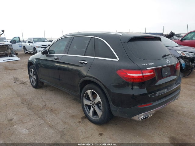 2018 MERCEDES-BENZ GLC 300 WDC0G4JB7JV091043 Photo 2