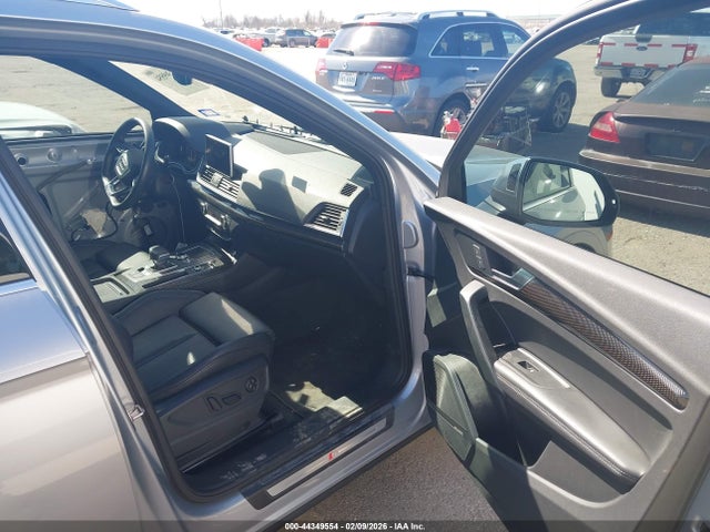 2019 AUDI SQ5 WA1C4AFY0K2001879 Photo 4