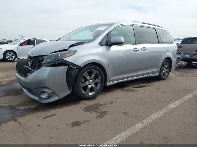 5TDXK3DC2FS585328 Toyota Sienna Se 8 Passenger