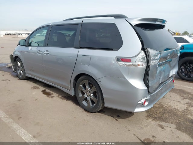 5TDXK3DC2FS585328 Toyota Sienna Se 8 Passenger