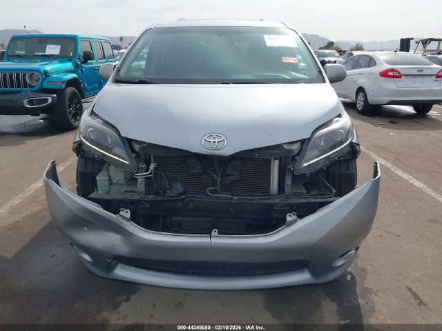 5TDXK3DC2FS585328 Toyota Sienna Se 8 Passenger