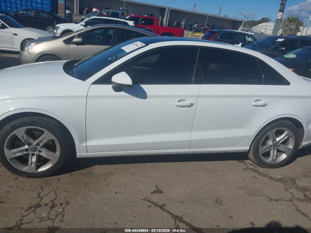Audi A3 2.0t Premium/2.0t Tech Premium 2018 WAUAUGFF2J1033099 Image 13