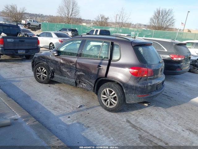2016 VOLKSWAGEN TIGUAN WVGBV7AXXGW593383 Photo 2