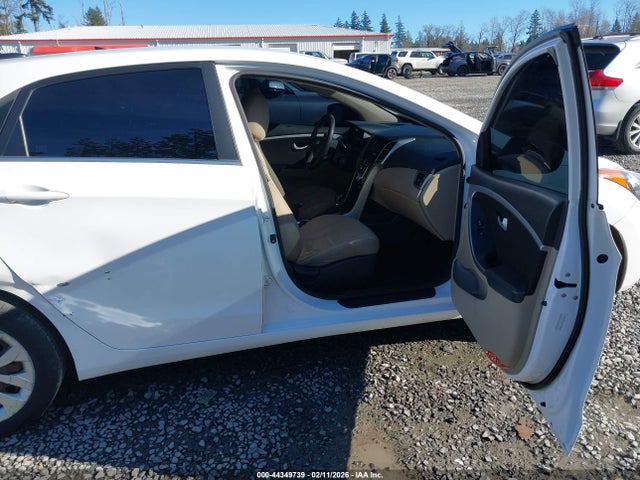 KMHD35LH4GU304549 Hyundai ELANTRA GT