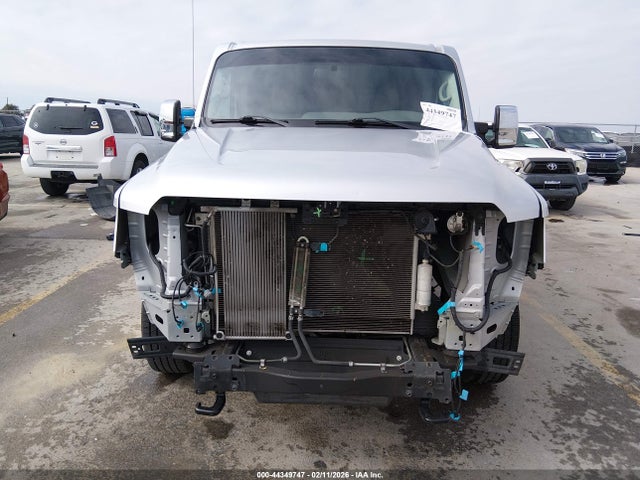 5BZAF0AA4KN851718 Nissan Nv Passenger Nv3500 Hd Sl V8