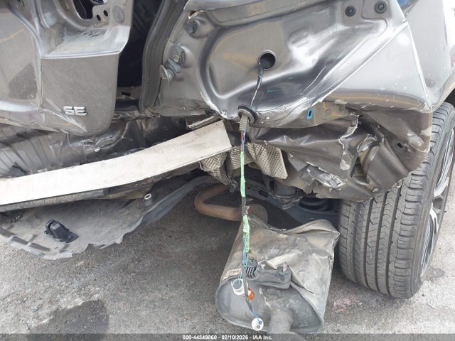 4T1B11HK2KU201925 Toyota CAMRY SE