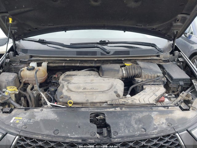 44349889 :رقم المزاد ، 2C4RC1BGXMR556780 vin ، 2021 Chrysler Pacifica Touring L مزاد بيع